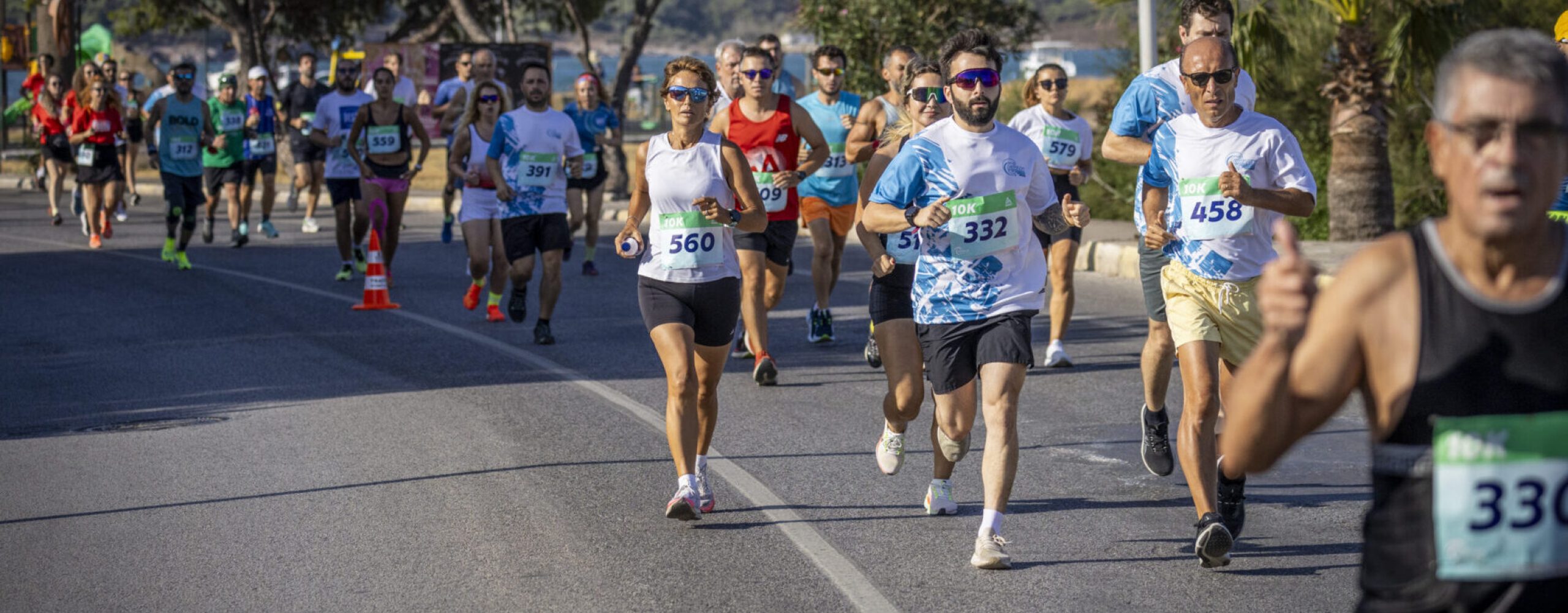 People running in Ayvalik Half Marathon